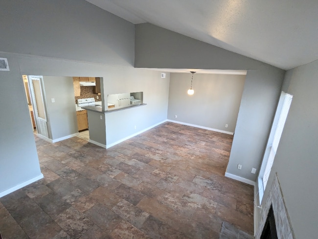 7200 T C Jester Blvd, Unit 4301 in Houston, TX - Foto de edificio - Building Photo