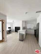 4275 Mc Clung Dr in Los Angeles, CA - Building Photo - Building Photo
