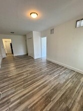 7925 West Dr in North Bay Village, FL - Building Photo - Building Photo