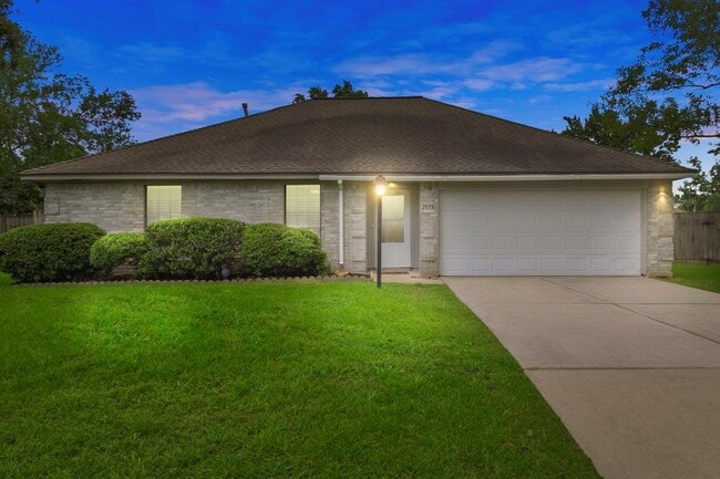 property at 2035 Woodhue Dr