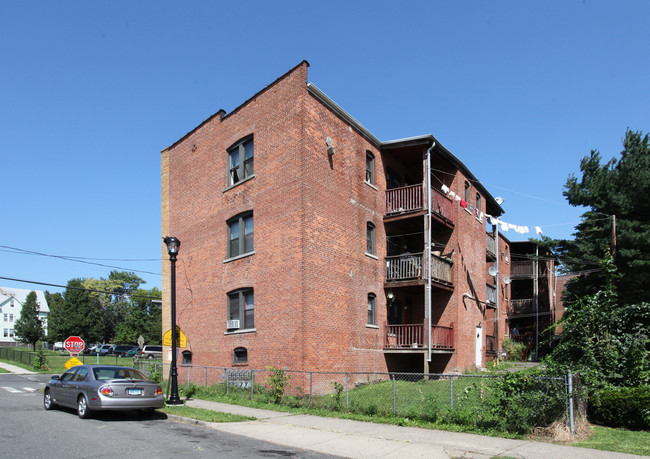 123-125 Putnam St in New Britain, CT - Foto de edificio - Building Photo