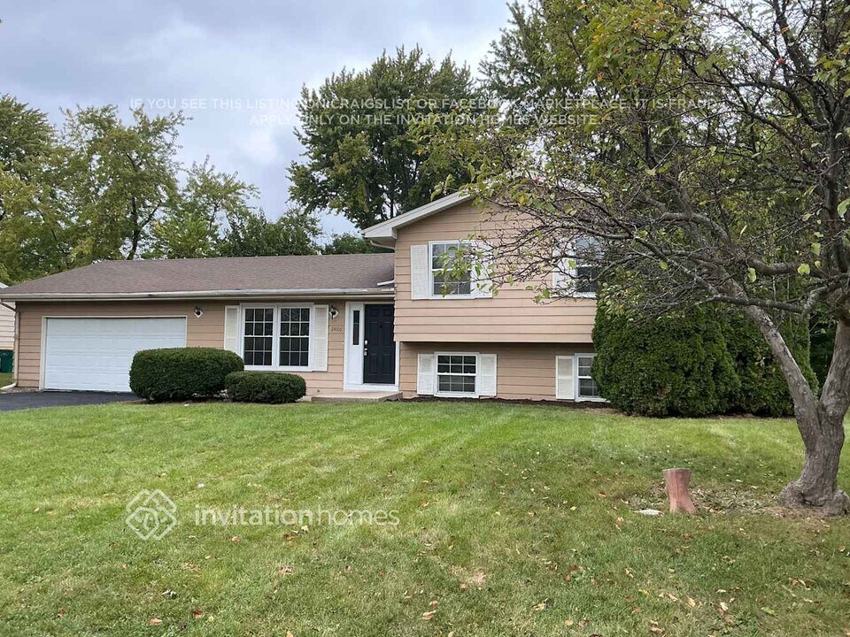 24106 W Hazelcrest Dr in Plainfield, IL - Building Photo