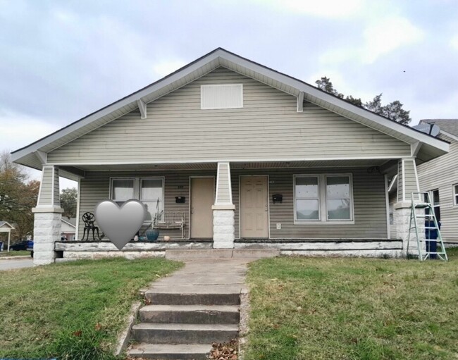 2201 N I St, Unit Duplex
