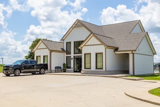 The Villas at Charleston Oaks in Clarksville, TN - Building Photo - Building Photo