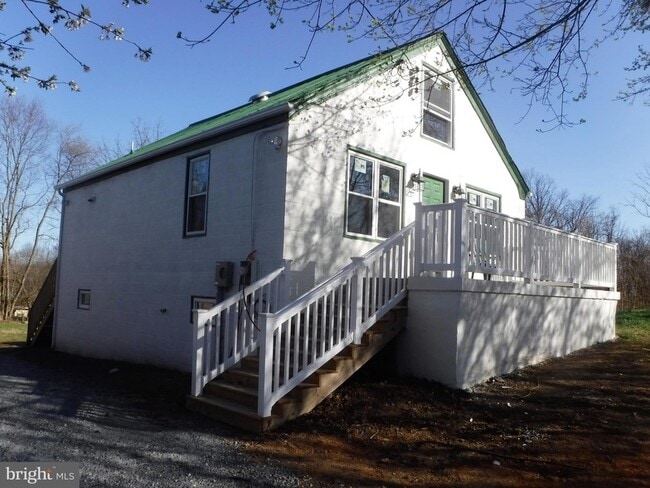 756 Wiltshire Rd in Kearneysville, WV - Building Photo - Building Photo