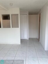 7753 Alhambra Blvd in Miramar, FL - Foto de edificio - Building Photo