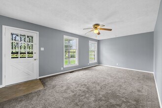 426 Peterson Ln in Clarksville, TN - Building Photo - Building Photo