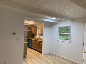 124 Wild Primrose Ln, Unit 124 in Chapel Hill, NC - Building Photo - Building Photo