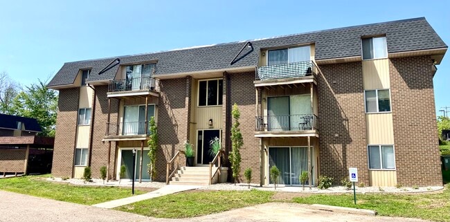 3329 Breton Rd SE, Unit 6 in Kentwood, MI - Foto de edificio - Building Photo