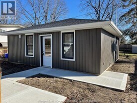 3401 Roxborough Ave in Windsor, ON - Building Photo