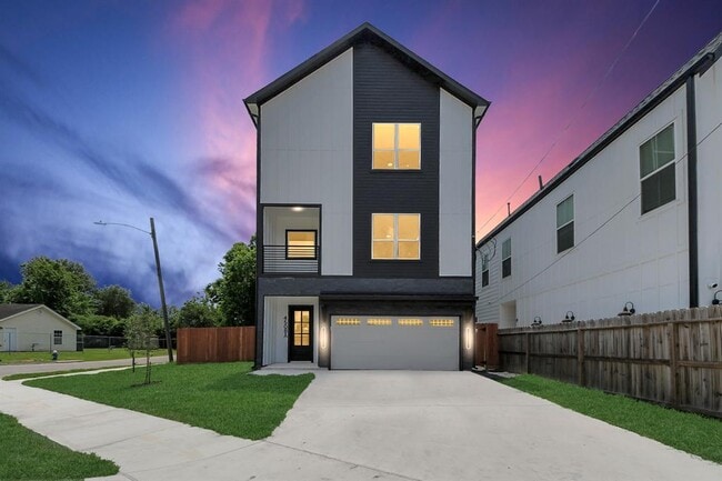 property at 1115 Amboy St
