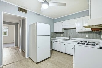 1610 Court St in Saginaw, MI - Building Photo - Building Photo