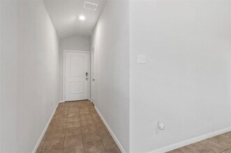 3813 Ridgeway Ln in Lantana, TX - Building Photo - Building Photo