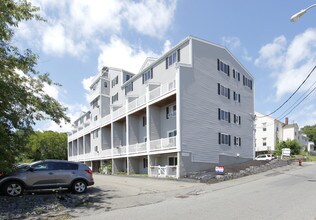 Summit Avenue Condominiums in Beverly, MA - Building Photo - Building Photo