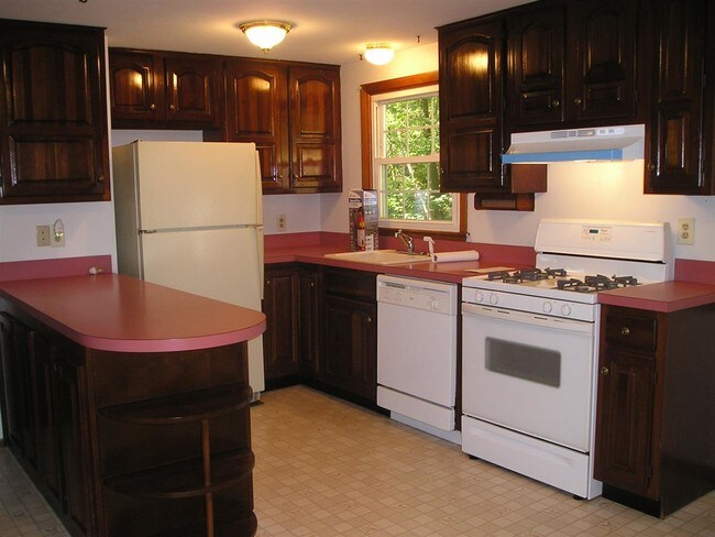 107 Martha Terrace in Portsmouth, NH - Building Photo - Building Photo