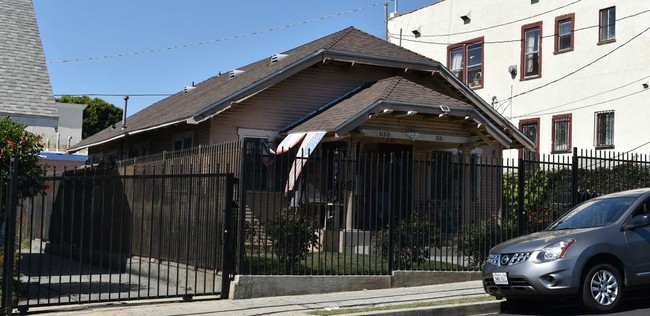 311 S Burlington Ave in Los Angeles, CA - Building Photo - Building Photo