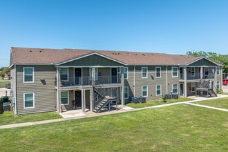 Midtown Apartments in Victoria, TX - Foto de edificio - Building Photo