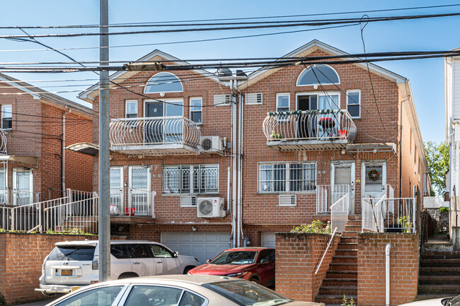 6724-6726 52nd Ave in Flushing, NY - Building Photo - Building Photo