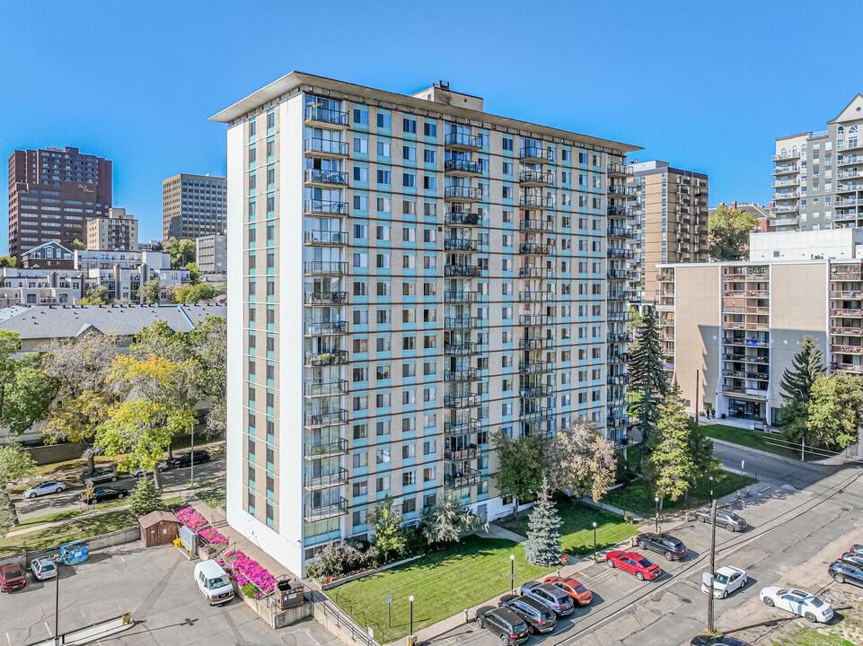 Rowand House in Edmonton, AB - Building Photo