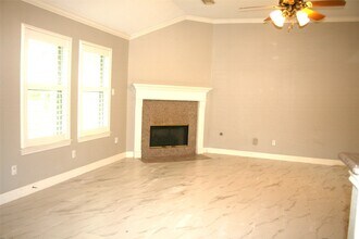 302 Friends Knoll Ln in Friendswood, TX - Foto de edificio - Building Photo