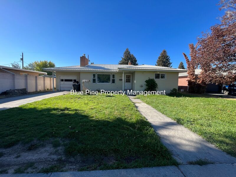 1266 1st St in Idaho Falls, ID - Building Photo