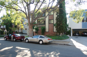 417 N Kenwood St in Glendale, CA - Building Photo - Building Photo