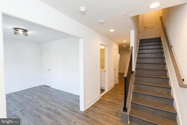 property at 1209 Wynton Pl NE