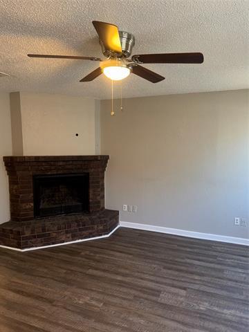 3017 W Sycamore Cir in Euless, TX - Foto de edificio - Building Photo