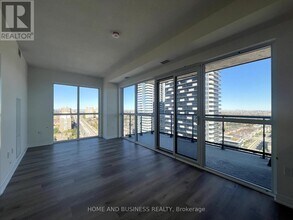 15 Watergarden Dr in Mississauga, ON - Building Photo - Building Photo