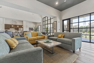 Auberge of Tyler in Tyler, TX - Building Photo - Building Photo