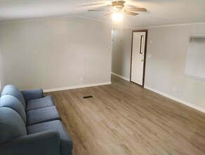 1100 W Locust St in Canton, IL - Building Photo - Building Photo