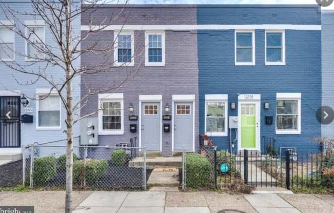 property at 1253 16th St NE