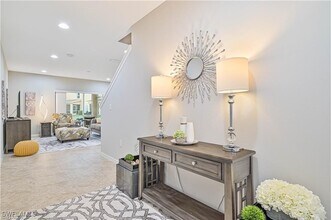 3805 Tilbor Circle in Ft. Myers, FL - Foto de edificio - Building Photo