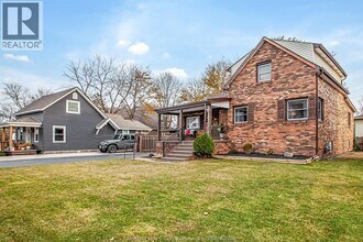 8057 Riverside Dr E in Windsor, ON - Building Photo - Building Photo