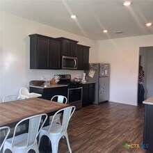 3981 Prairie Crk in New Braunfels, TX - Foto de edificio - Building Photo