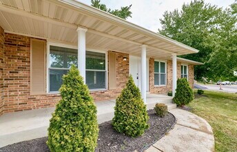 11003 Fawnhaven Dr in Sappington, MO - Foto de edificio - Building Photo