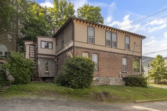 710 E State St in Ithaca, NY - Building Photo - Building Photo