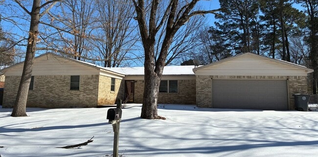 property at 6 Foxboro Dr