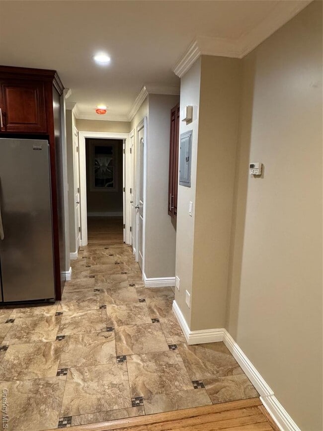 7 Cammerer Ave, Unit 2B in East Rockaway, NY - Building Photo - Building Photo