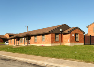 Cavile Place in Fort Worth, TX - Building Photo - Building Photo