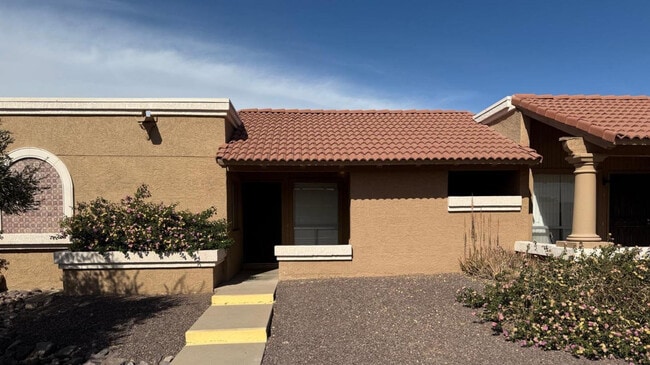 property at 312 W Yukon Dr