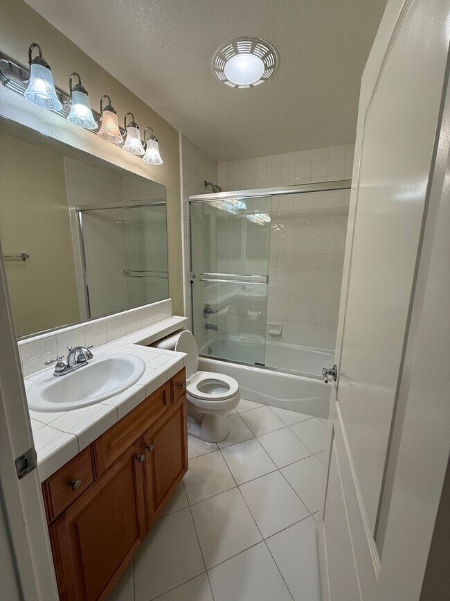 1419 Lomita Blvd in Los Angeles, CA - Building Photo - Building Photo