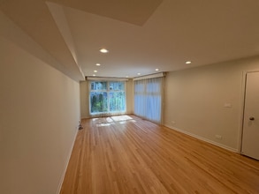 1990 Sheridan Rd in Highland Park, IL - Building Photo - Building Photo