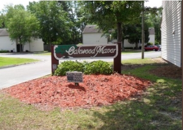 Oakwood Manor Apartments in Lumberton, NC - Building Photo