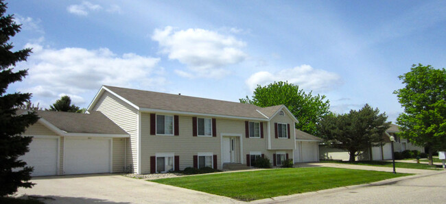 266 Cambridge Ln, Unit Cambridge Estates in Willmar, MN - Building Photo - Building Photo