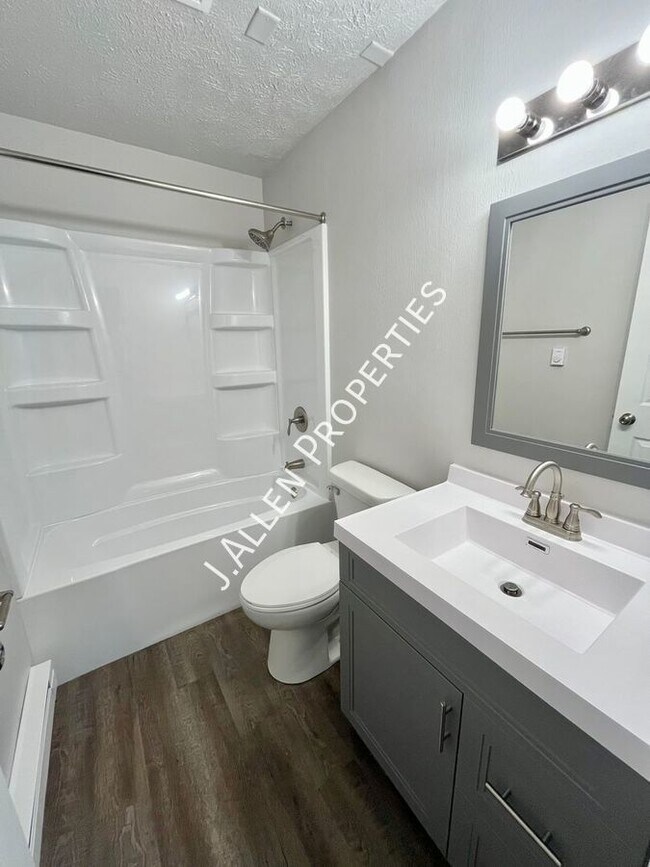 111 Gold Strike Dr-Unit -3 in Norfolk, NE - Building Photo - Building Photo