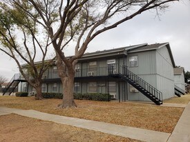 Alturas Eleventh in Odessa, TX - Building Photo