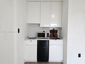 215 NW 13th Pl in Florida City, FL - Building Photo - Building Photo