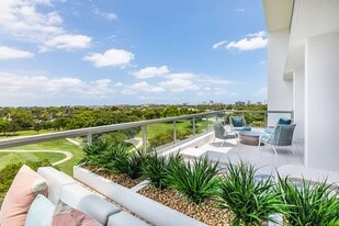 Morea Apartments in Pompano Beach, FL - Building Photo