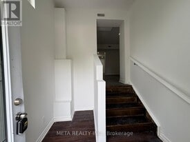 35 Duncombe Blvd in Toronto, ON - Building Photo